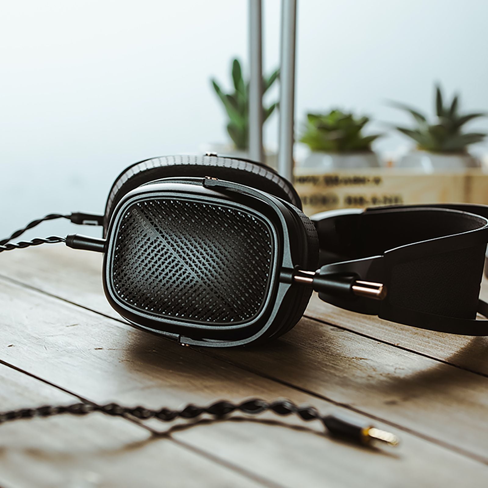 SHANLING HW600 Full-Size Planar Driver Headphone